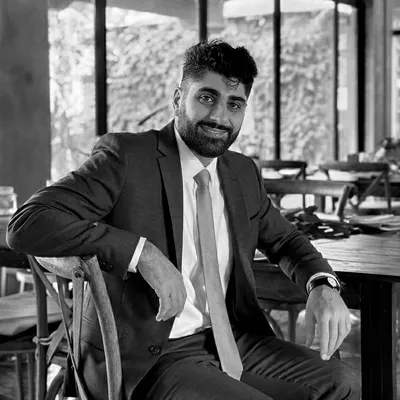 Portrait of Joshua Barzideh, NYS-Licensed Architect